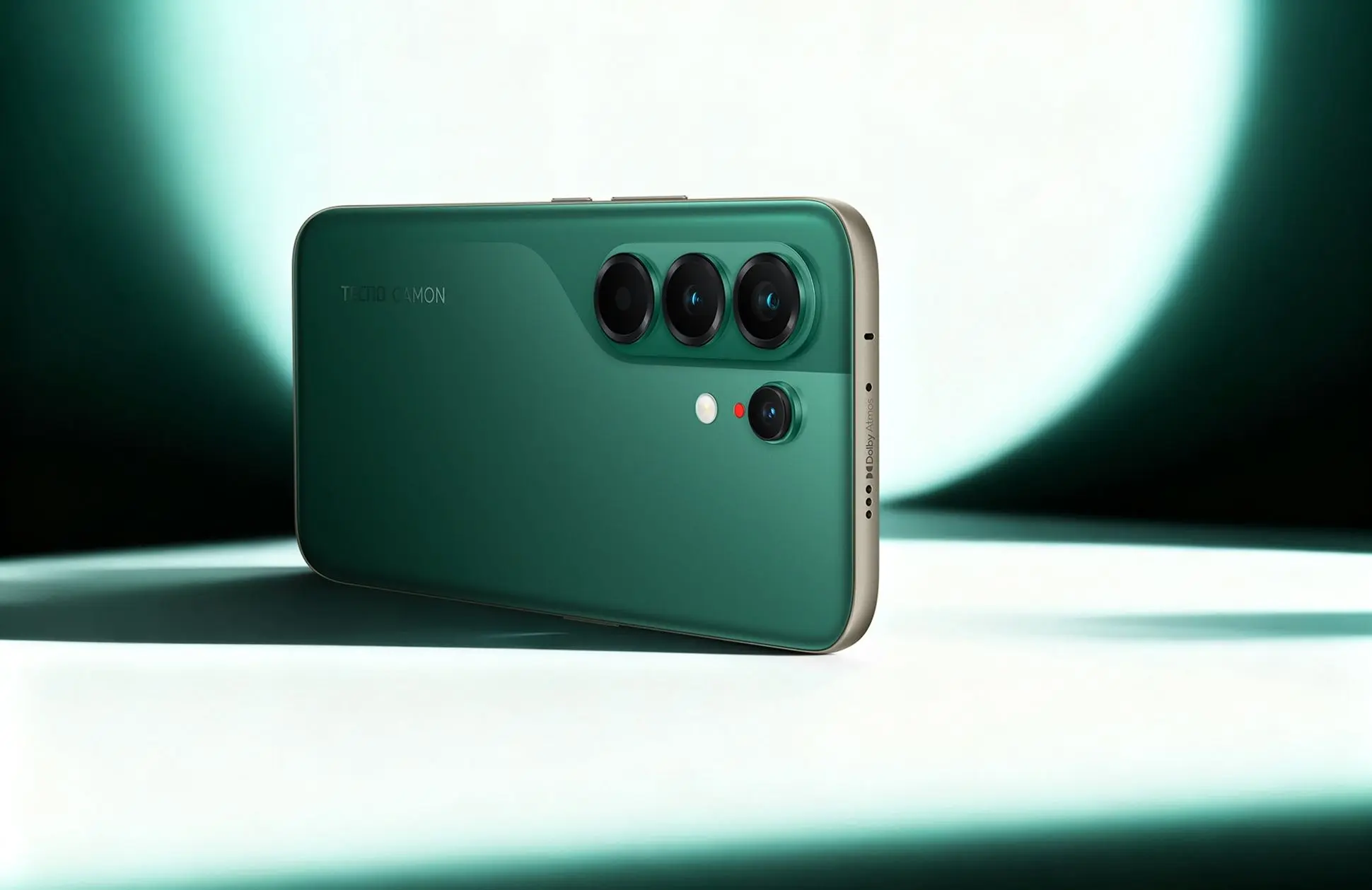 Desain TECNO CAMON 50 Pro 5G warna hijau